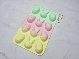 Molde silicona huevitos y conejitos (1).jpg